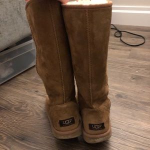 Chestnut uggs in very good quality!